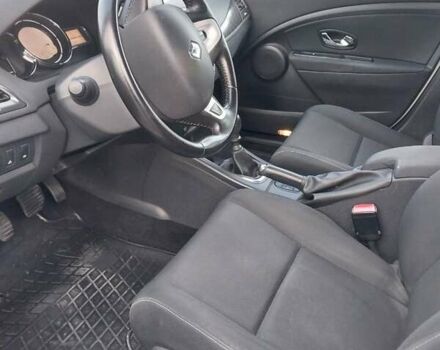 Белый Рено Меган, объемом двигателя 1.5 л и пробегом 292 тыс. км за 7800 $, фото 4 на Automoto.ua