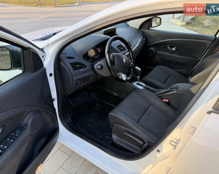 Белый Рено Меган, объемом двигателя 1.5 л и пробегом 257 тыс. км за 7200 $, фото 8 на Automoto.ua