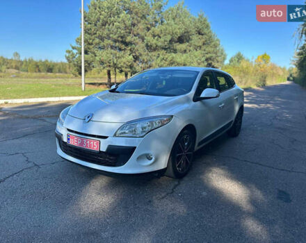 Белый Рено Меган, объемом двигателя 1.5 л и пробегом 254 тыс. км за 7200 $, фото 6 на Automoto.ua