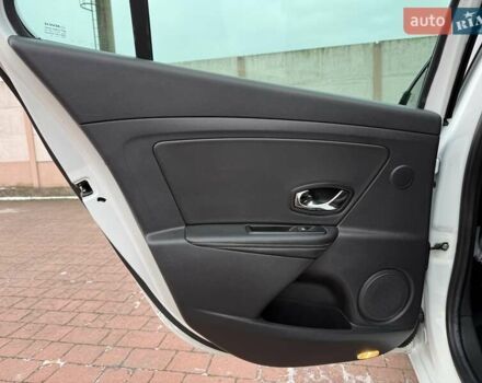 Білий Рено Меган, об'ємом двигуна 1.5 л та пробігом 228 тис. км за 8999 $, фото 132 на Automoto.ua