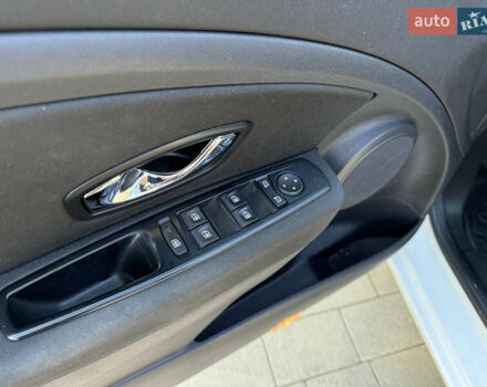 Белый Рено Меган, объемом двигателя 1.5 л и пробегом 257 тыс. км за 7200 $, фото 9 на Automoto.ua