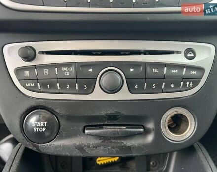 Белый Рено Меган, объемом двигателя 1.5 л и пробегом 240 тыс. км за 8190 $, фото 28 на Automoto.ua