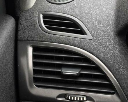 Білий Рено Меган, об'ємом двигуна 1.46 л та пробігом 265 тис. км за 6990 $, фото 39 на Automoto.ua