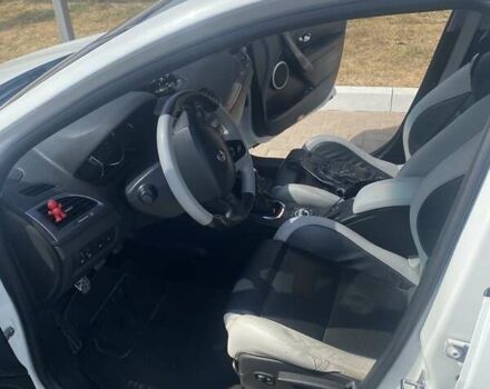 Белый Рено Меган, объемом двигателя 1.5 л и пробегом 310 тыс. км за 7700 $, фото 1 на Automoto.ua