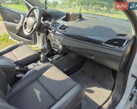 Білий Рено Меган, об'ємом двигуна 1.46 л та пробігом 270 тис. км за 8900 $, фото 14 на Automoto.ua