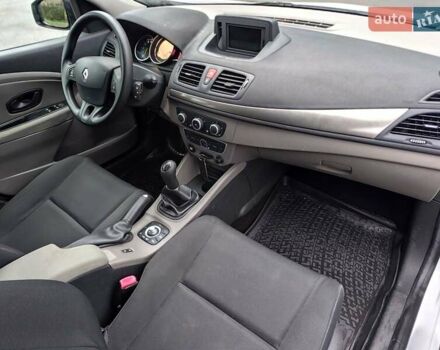 Белый Рено Меган, объемом двигателя 1.6 л и пробегом 57 тыс. км за 7750 $, фото 33 на Automoto.ua