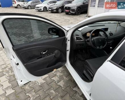 Белый Рено Меган, объемом двигателя 1.46 л и пробегом 306 тыс. км за 7200 $, фото 17 на Automoto.ua