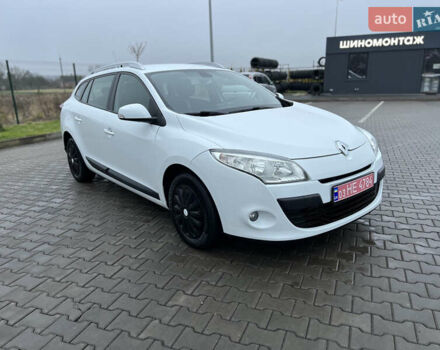 Білий Рено Меган, об'ємом двигуна 1.5 л та пробігом 250 тис. км за 7900 $, фото 2 на Automoto.ua