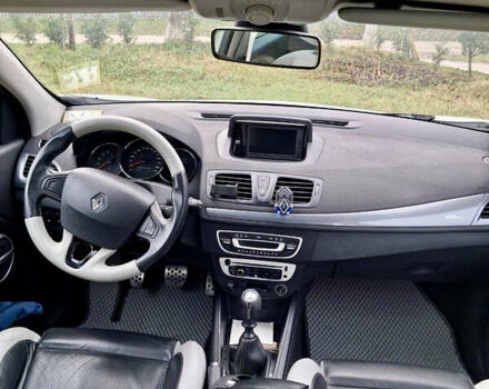 Белый Рено Меган, объемом двигателя 1.46 л и пробегом 220 тыс. км за 8950 $, фото 6 на Automoto.ua