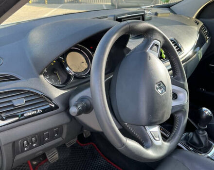 Рено Меган 2012 в Виннице на Automoto.ua Белый Рено Меган, объемом двигателя 1.46 л и пробегом 256 тыс. км за 8500 $, фото 4 на Automoto.ua