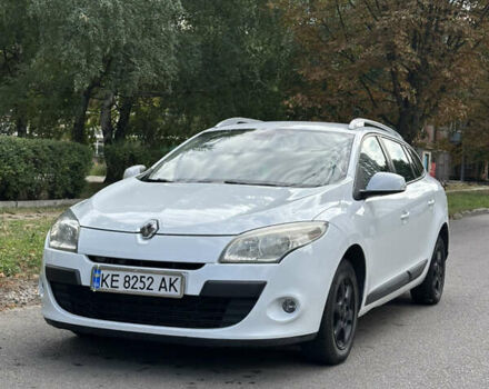 Рено Меган 2012 в Днепре (Днепропетровске) на Automoto.ua Белый Рено Меган, объемом двигателя 1.46 л и пробегом 290 тыс. км за 6350 $, фото 3 на Automoto.ua