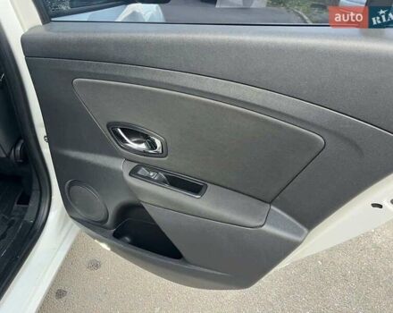 Белый Рено Меган, объемом двигателя 1.5 л и пробегом 310 тыс. км за 8300 $, фото 24 на Automoto.ua