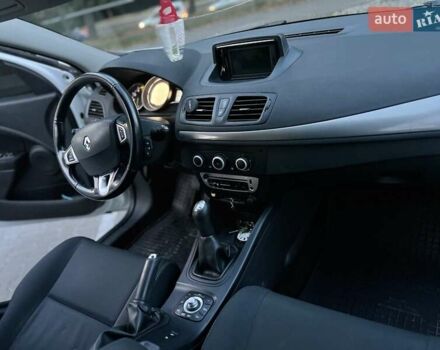 Белый Рено Меган, объемом двигателя 1.5 л и пробегом 260 тыс. км за 6999 $, фото 11 на Automoto.ua