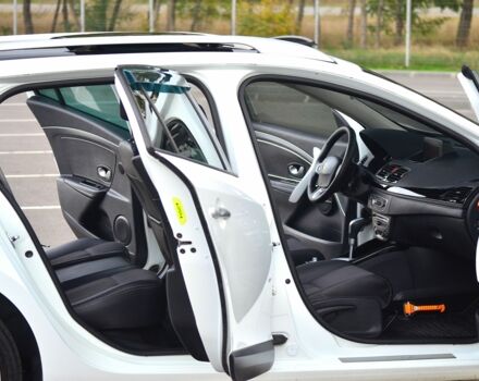 Белый Рено Меган, объемом двигателя 1.5 л и пробегом 162 тыс. км за 8555 $, фото 12 на Automoto.ua