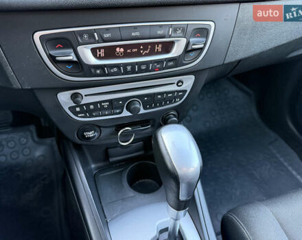 Белый Рено Меган, объемом двигателя 1.5 л и пробегом 257 тыс. км за 7200 $, фото 21 на Automoto.ua