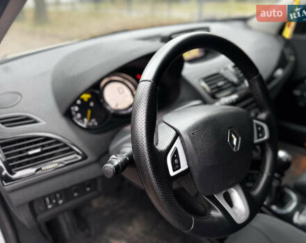 Білий Рено Меган, об'ємом двигуна 1.5 л та пробігом 260 тис. км за 8000 $, фото 20 на Automoto.ua