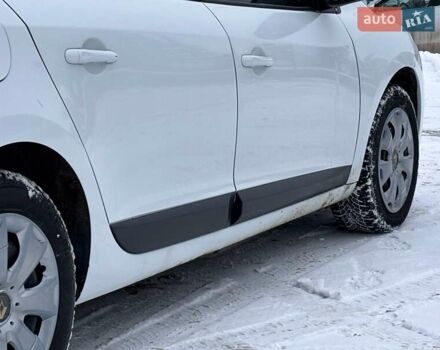 Білий Рено Меган, об'ємом двигуна 1.46 л та пробігом 265 тис. км за 6990 $, фото 12 на Automoto.ua