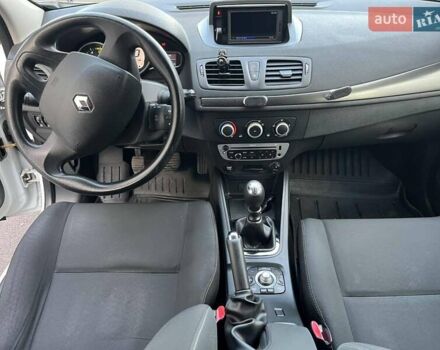 Белый Рено Меган, объемом двигателя 1.5 л и пробегом 310 тыс. км за 8300 $, фото 19 на Automoto.ua
