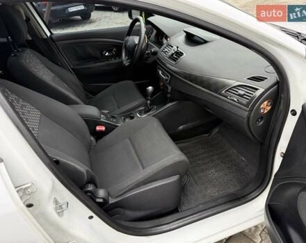 Белый Рено Меган, объемом двигателя 1.46 л и пробегом 306 тыс. км за 7200 $, фото 25 на Automoto.ua