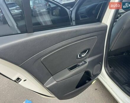 Белый Рено Меган, объемом двигателя 1.5 л и пробегом 310 тыс. км за 8300 $, фото 16 на Automoto.ua