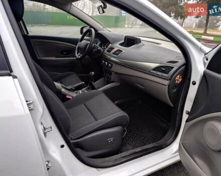 Белый Рено Меган, объемом двигателя 1.6 л и пробегом 57 тыс. км за 7750 $, фото 31 на Automoto.ua