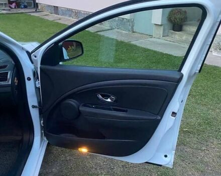 Білий Рено Меган, об'ємом двигуна 1.46 л та пробігом 244 тис. км за 8450 $, фото 13 на Automoto.ua