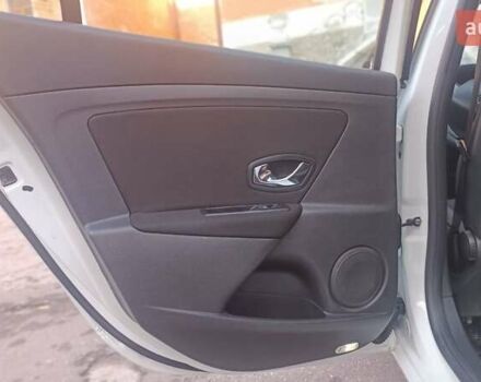 Белый Рено Меган, объемом двигателя 1.5 л и пробегом 265 тыс. км за 6900 $, фото 42 на Automoto.ua