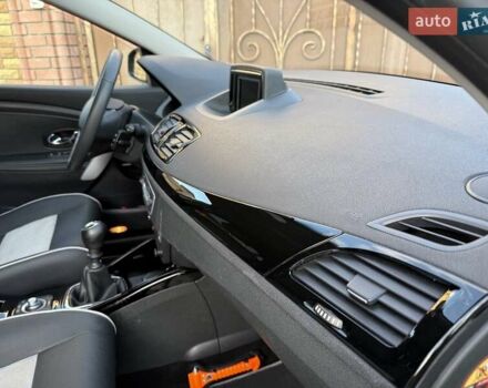 Белый Рено Меган, объемом двигателя 1.5 л и пробегом 225 тыс. км за 7699 $, фото 129 на Automoto.ua