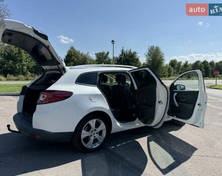Белый Рено Меган, объемом двигателя 1.5 л и пробегом 225 тыс. км за 7699 $, фото 60 на Automoto.ua