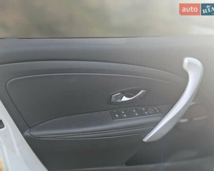 Білий Рено Меган, об'ємом двигуна 1.46 л та пробігом 261 тис. км за 7800 $, фото 3 на Automoto.ua