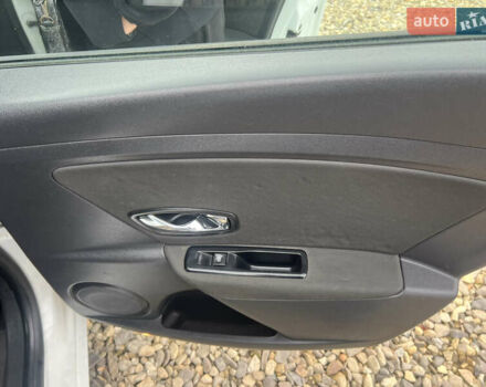 Белый Рено Меган, объемом двигателя 1.46 л и пробегом 255 тыс. км за 6500 $, фото 26 на Automoto.ua