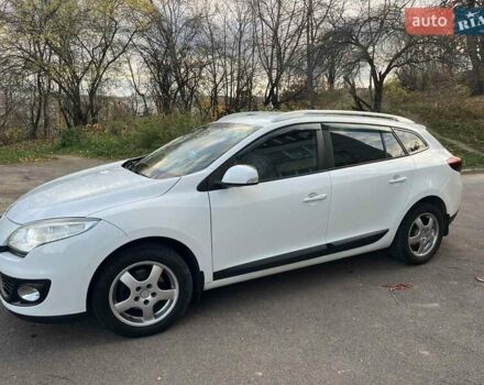 Белый Рено Меган, объемом двигателя 1.5 л и пробегом 310 тыс. км за 8300 $, фото 4 на Automoto.ua