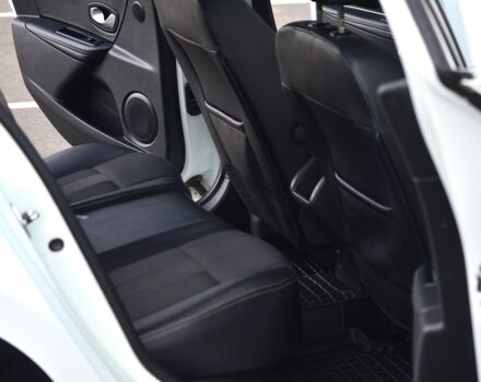 Белый Рено Меган, объемом двигателя 1.5 л и пробегом 162 тыс. км за 8555 $, фото 13 на Automoto.ua