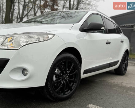 Білий Рено Меган, об'ємом двигуна 1.6 л та пробігом 235 тис. км за 7500 $, фото 4 на Automoto.ua