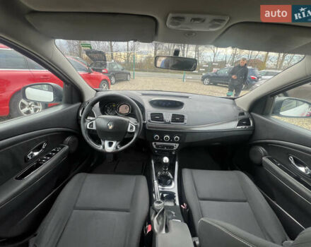Белый Рено Меган, объемом двигателя 1.46 л и пробегом 255 тыс. км за 6500 $, фото 16 на Automoto.ua