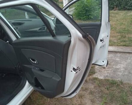 Белый Рено Меган, объемом двигателя 1.5 л и пробегом 200 тыс. км за 7600 $, фото 16 на Automoto.ua