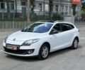 Белый Рено Меган, объемом двигателя 1.5 л и пробегом 320 тыс. км за 8490 $, фото 1 на Automoto.ua