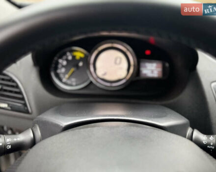 Білий Рено Меган, об'ємом двигуна 1.5 л та пробігом 260 тис. км за 8000 $, фото 27 на Automoto.ua