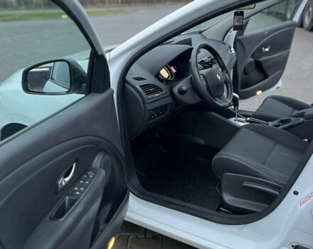 Білий Рено Меган, об'ємом двигуна 1.5 л та пробігом 250 тис. км за 7900 $, фото 11 на Automoto.ua