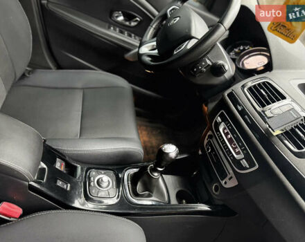 Білий Рено Меган, об'ємом двигуна 1.5 л та пробігом 260 тис. км за 8000 $, фото 26 на Automoto.ua