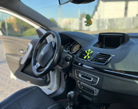 Рено Меган 2012 в Виннице на Automoto.ua Белый Рено Меган, объемом двигателя 1.46 л и пробегом 256 тыс. км за 8500 $, фото 12 на Automoto.ua