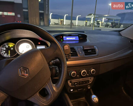 Білий Рено Меган, об'ємом двигуна 1.46 л та пробігом 304 тис. км за 6499 $, фото 17 на Automoto.ua