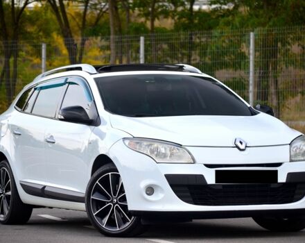 Белый Рено Меган, объемом двигателя 1.5 л и пробегом 162 тыс. км за 8555 $, фото 3 на Automoto.ua