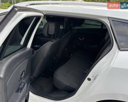 Білий Рено Меган, об'ємом двигуна 1.46 л та пробігом 260 тис. км за 7099 $, фото 6 на Automoto.ua