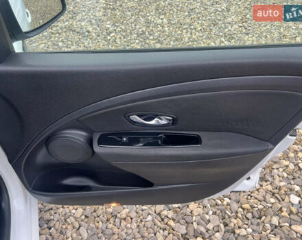 Белый Рено Меган, объемом двигателя 1.46 л и пробегом 255 тыс. км за 6500 $, фото 13 на Automoto.ua