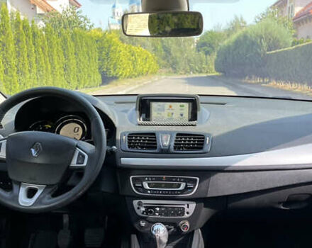 Белый Рено Меган, объемом двигателя 1.46 л и пробегом 258 тыс. км за 6700 $, фото 5 на Automoto.ua