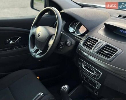Білий Рено Меган, об'ємом двигуна 1.6 л та пробігом 252 тис. км за 7500 $, фото 15 на Automoto.ua