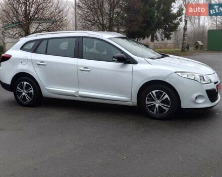 Белый Рено Меган, объемом двигателя 1.6 л и пробегом 57 тыс. км за 7750 $, фото 5 на Automoto.ua