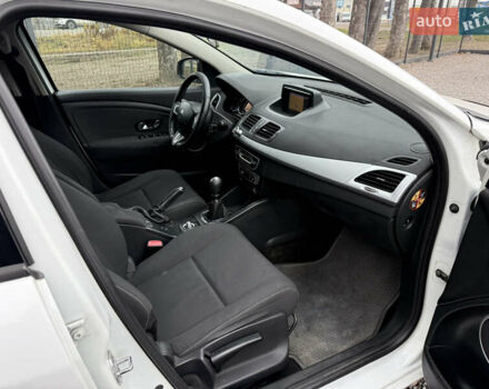 Белый Рено Меган, объемом двигателя 1.46 л и пробегом 271 тыс. км за 6500 $, фото 49 на Automoto.ua