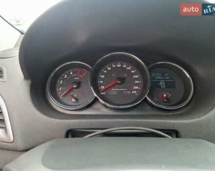 Білий Рено Меган, об'ємом двигуна 1.46 л та пробігом 327 тис. км за 8000 $, фото 6 на Automoto.ua